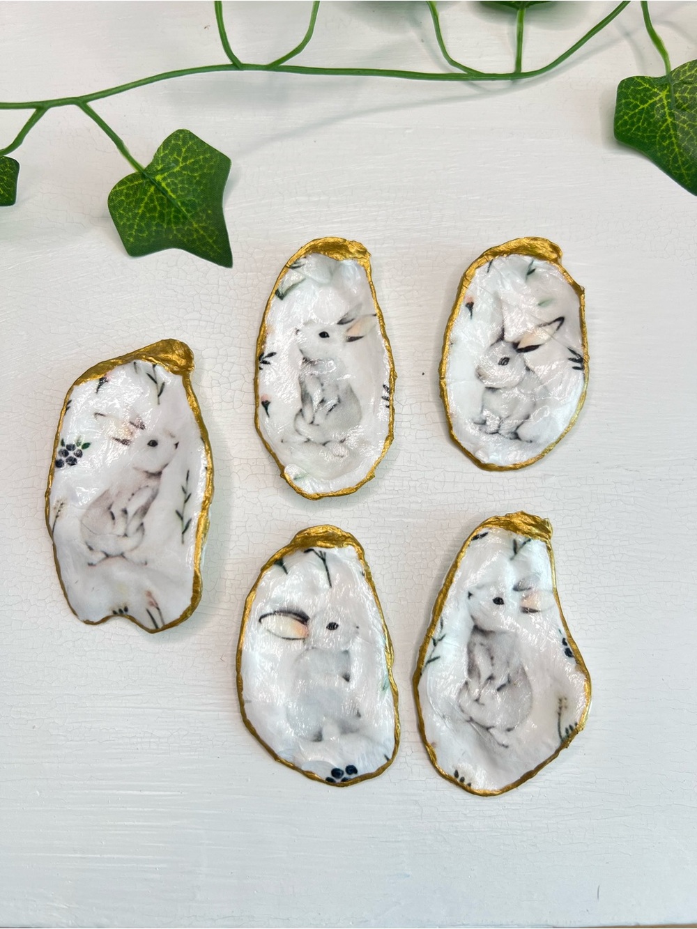 ✨MAKE OFFER✨ 3/$25 Coastal Cottagecore Bunny Oyster Shell Collection